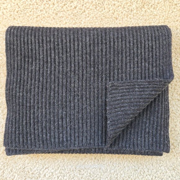 NWOT Extra Fine Merino Wool Scarf Italian Yarn Charcoal Grey Ribbed - Picture 11 of 13